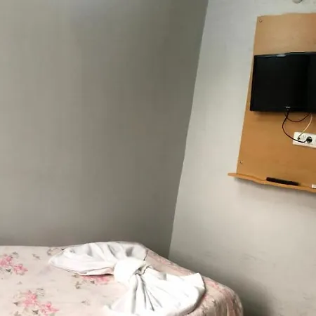 Oezsefa Hostel *